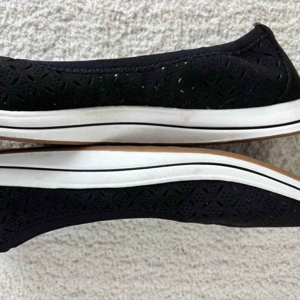 Clarks Shoes Womens 11W Black Breeze Roam Perforated Slip On Casual Comfort Flat